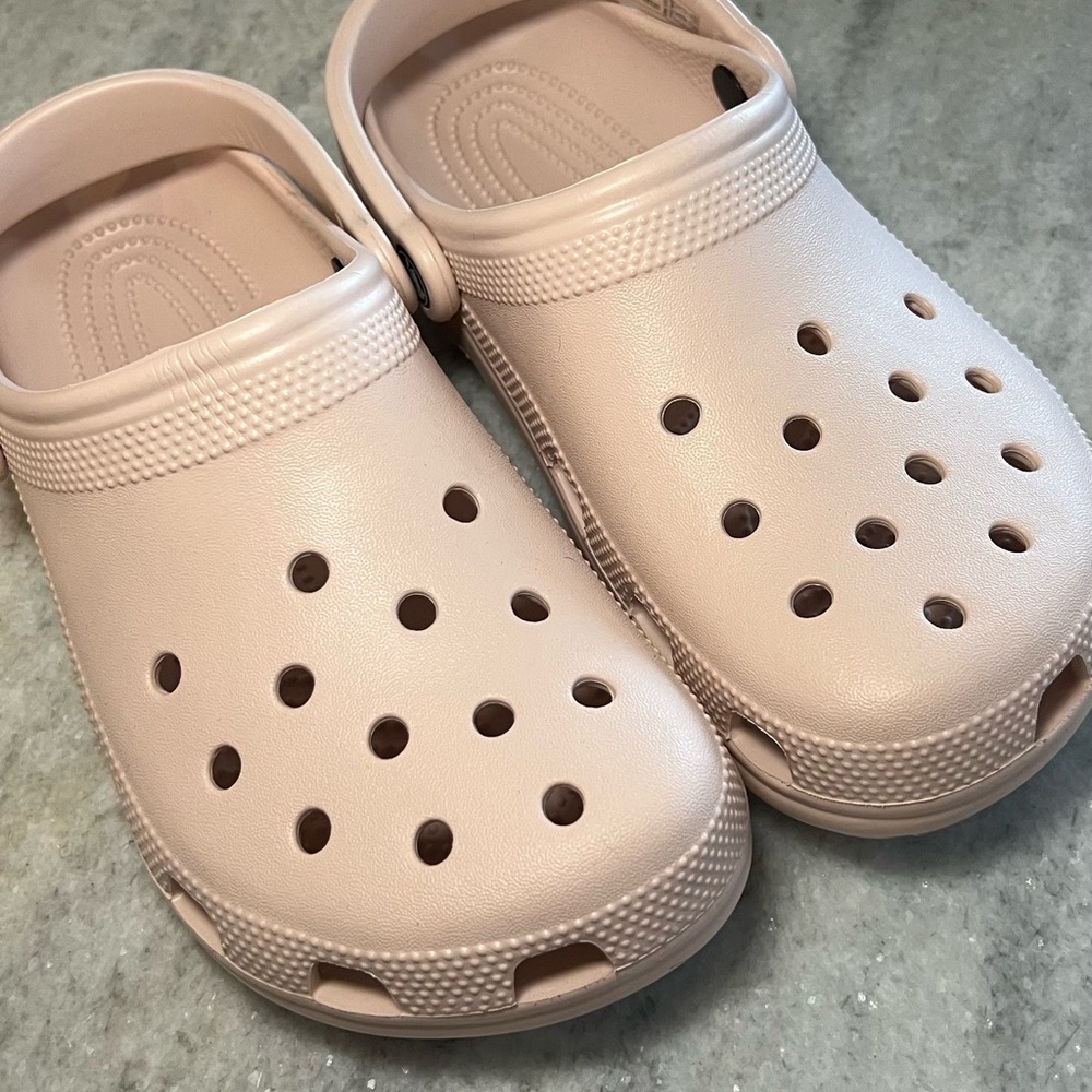 Women’s Pink CROCS, size 8, excellent condition